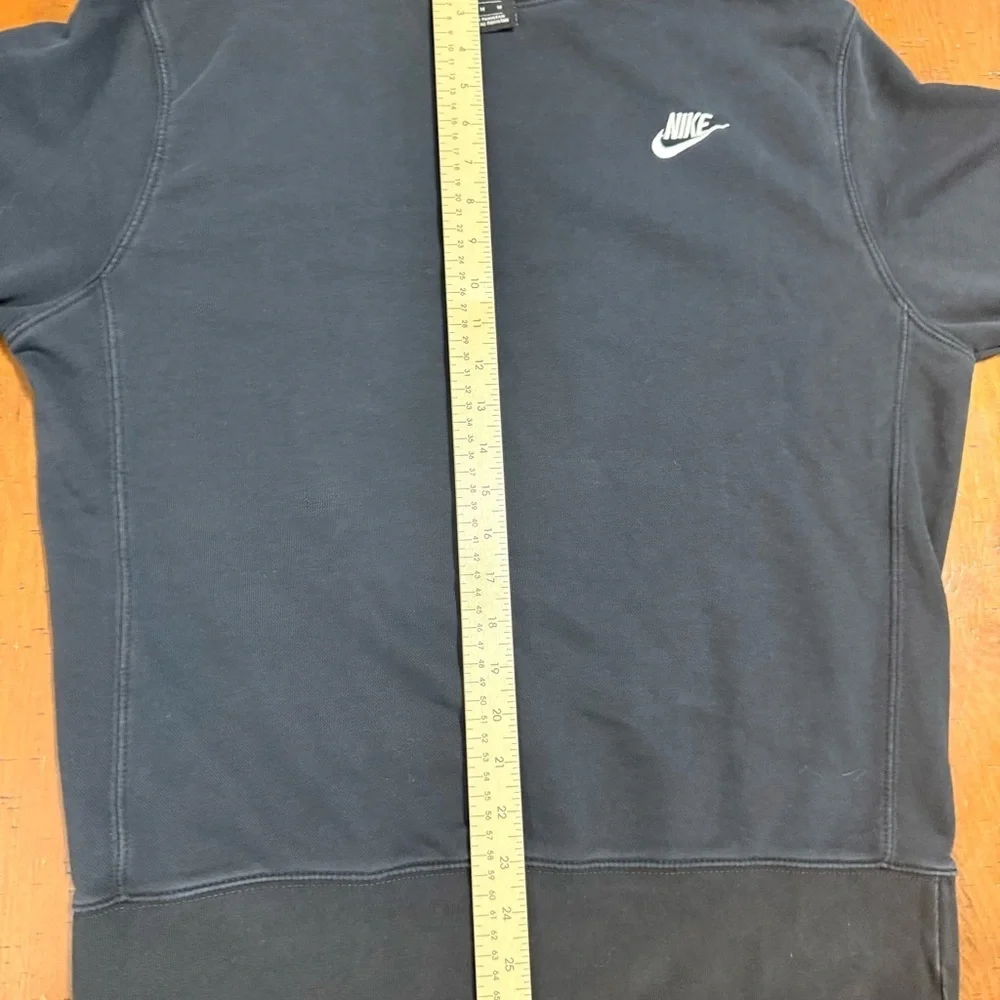 Nike Men's Black Crewneck Sweatshirt